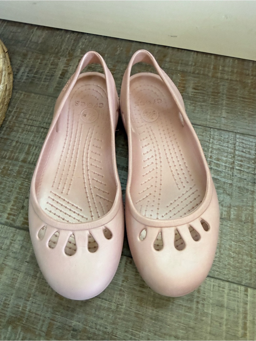 CROCS slingback flat ballet pink sz8